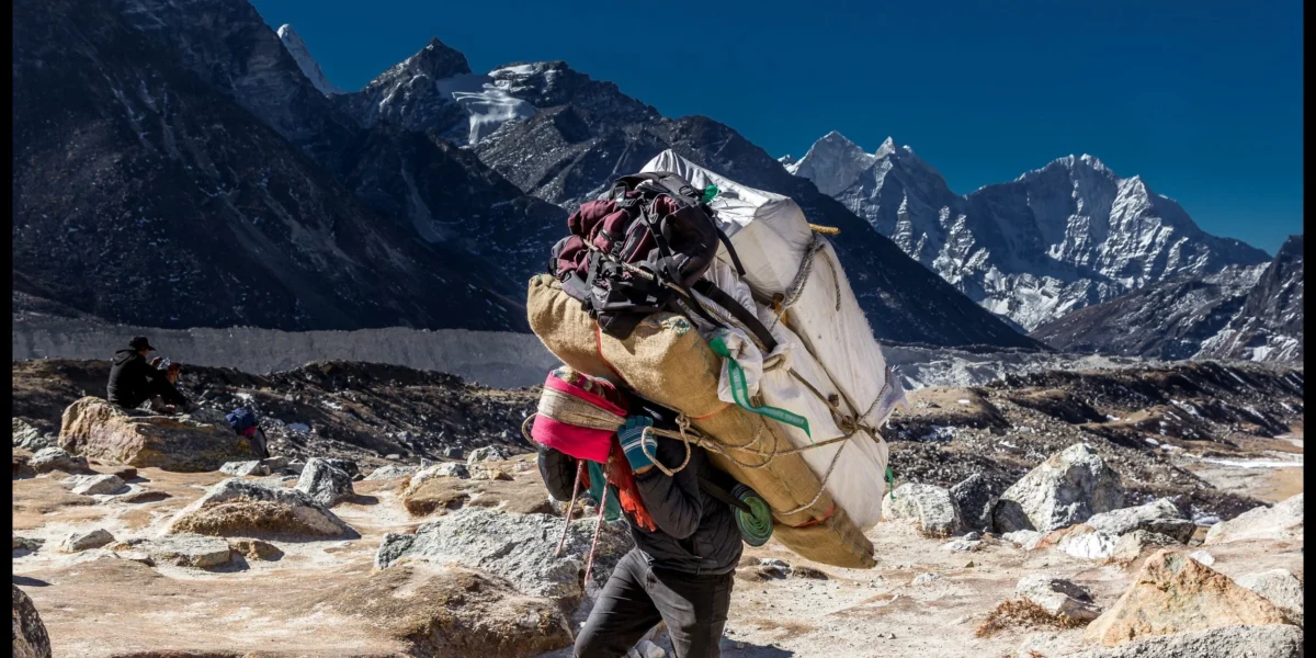 Are Porters Available During Long Hikes